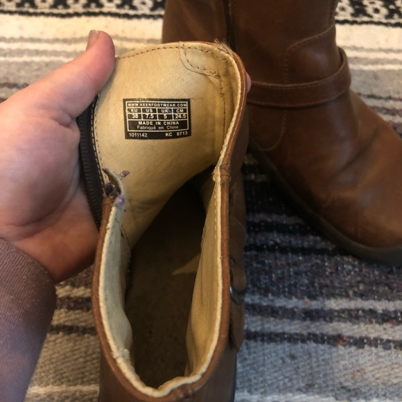 keen gorgeous water boots